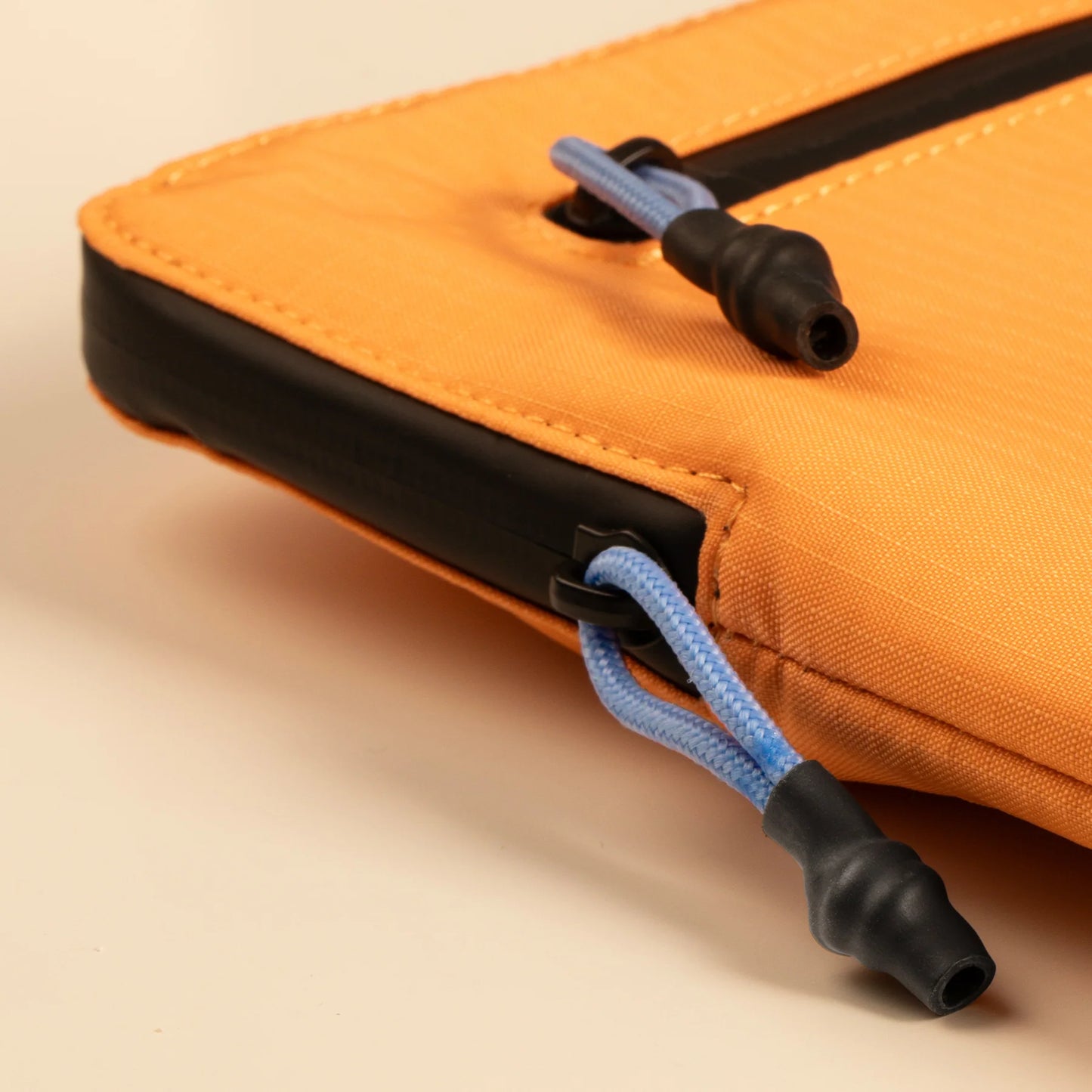 Native Union ULTRALIGHT SLEEVE FOR MACBOOK 13" APRICOT Laptop Kılıfı